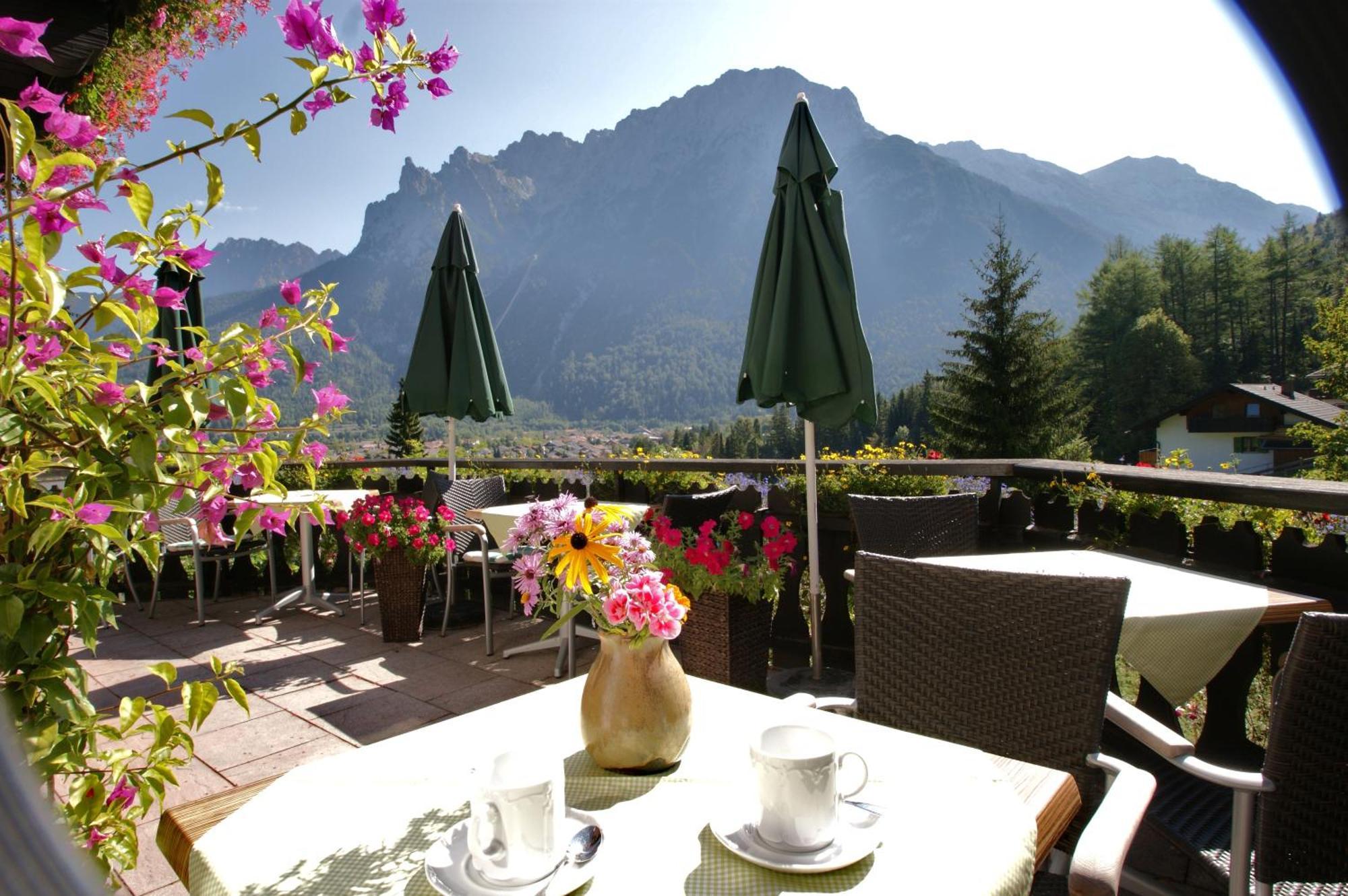 Gaestehaus Laerchenhang Mittenwald Exterior photo