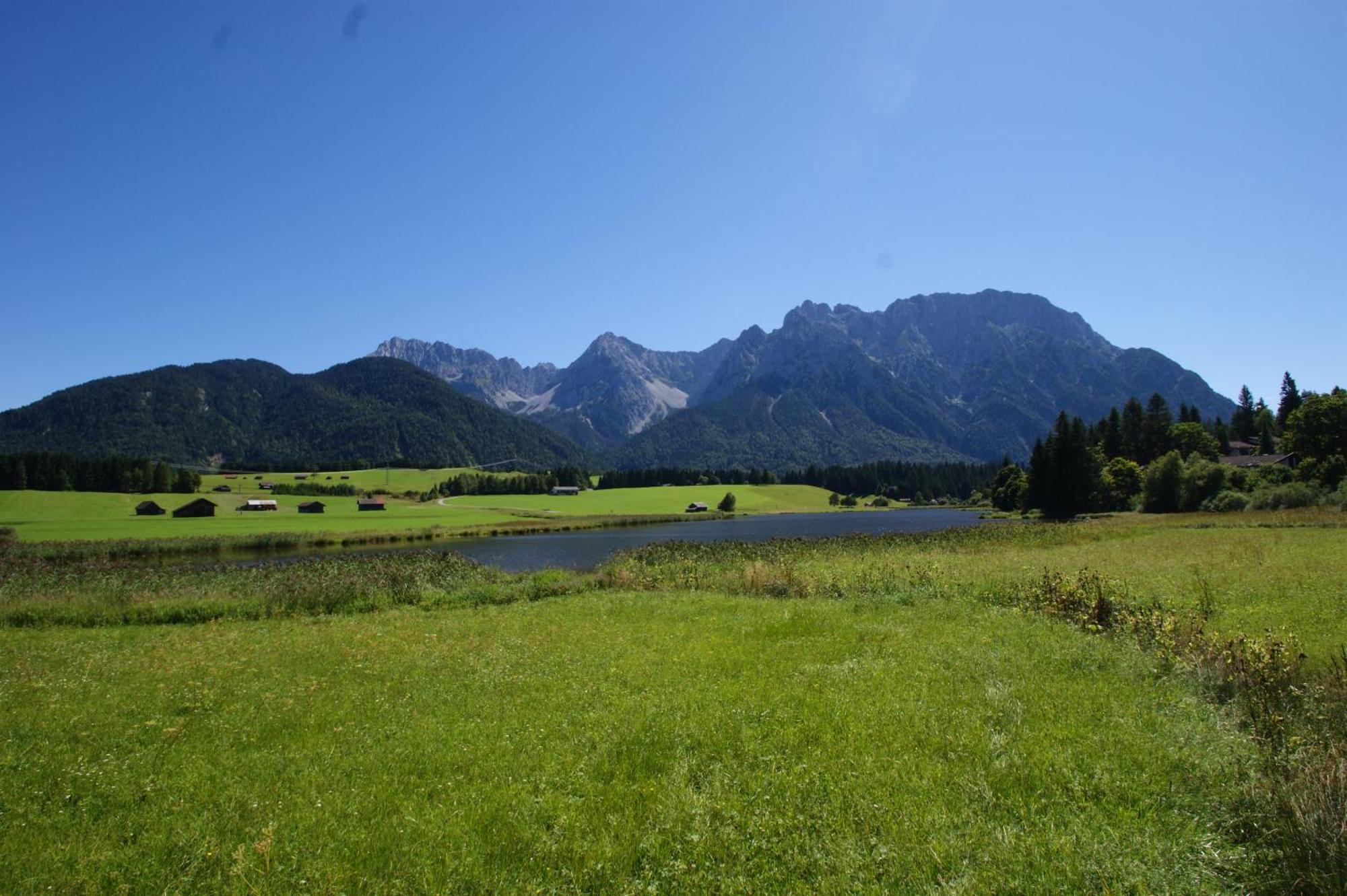 Gaestehaus Laerchenhang Mittenwald Exterior photo